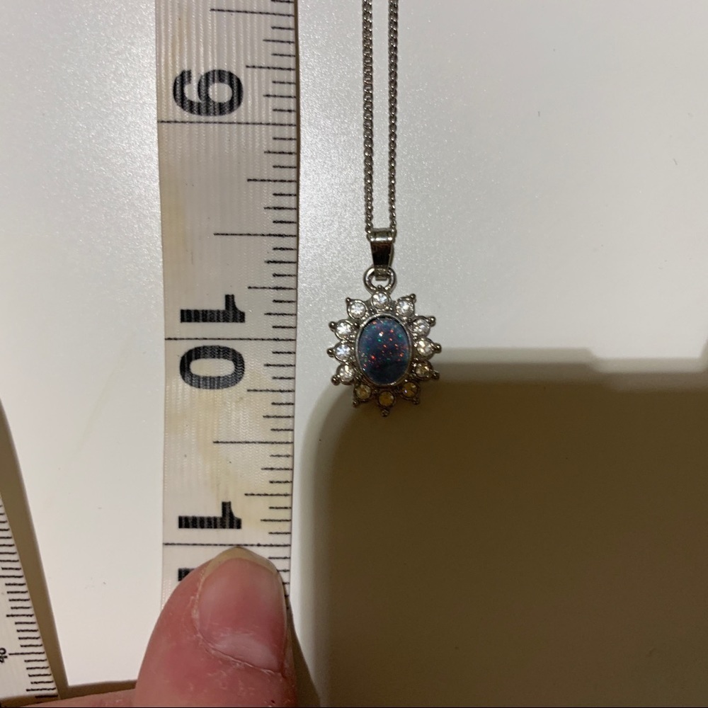 Short Necklace - Picture 3 of 3